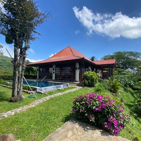 Tropical Balinese Villa Atenas Escobal Luaran gambar